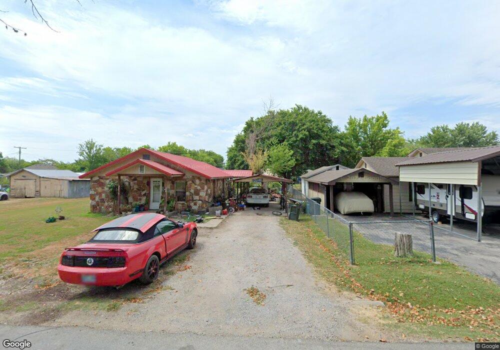 318 E Oak St, Skiatook, OK 74070 - photo 1