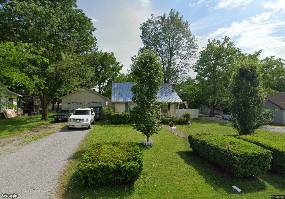 306 Kingwood Ave, Shelbyville, TN 37160 - photo 1