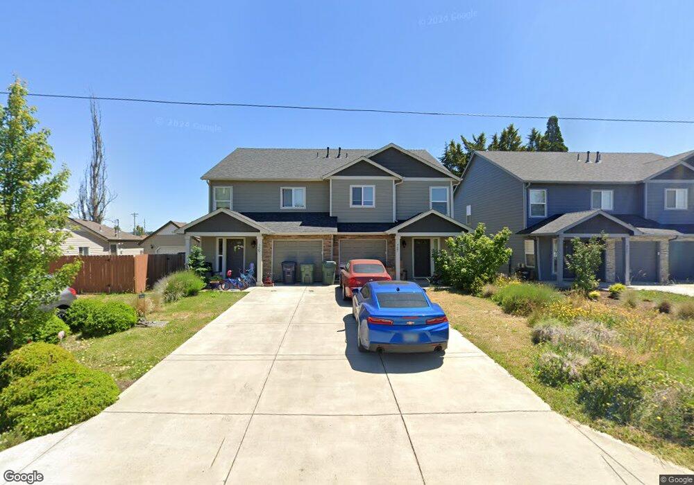 727 Log Cabin St, Independence, OR 97351 - photo 1