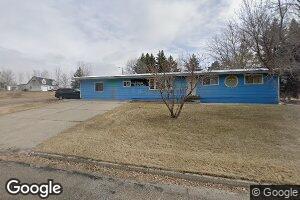 221 Yatsin Ave, Center, ND 58530