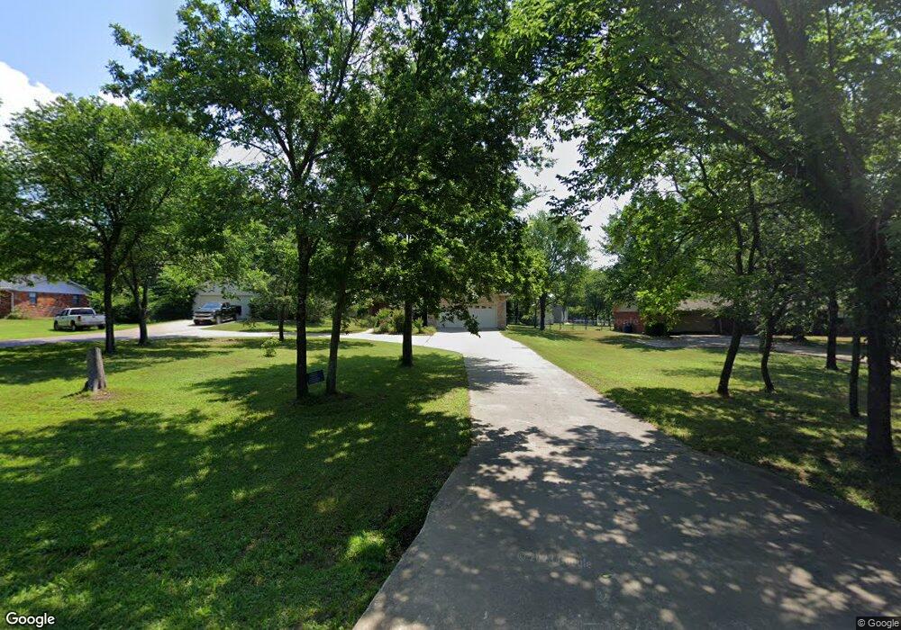 902 N Kiowa St, Chouteau, OK 74337 - photo 1