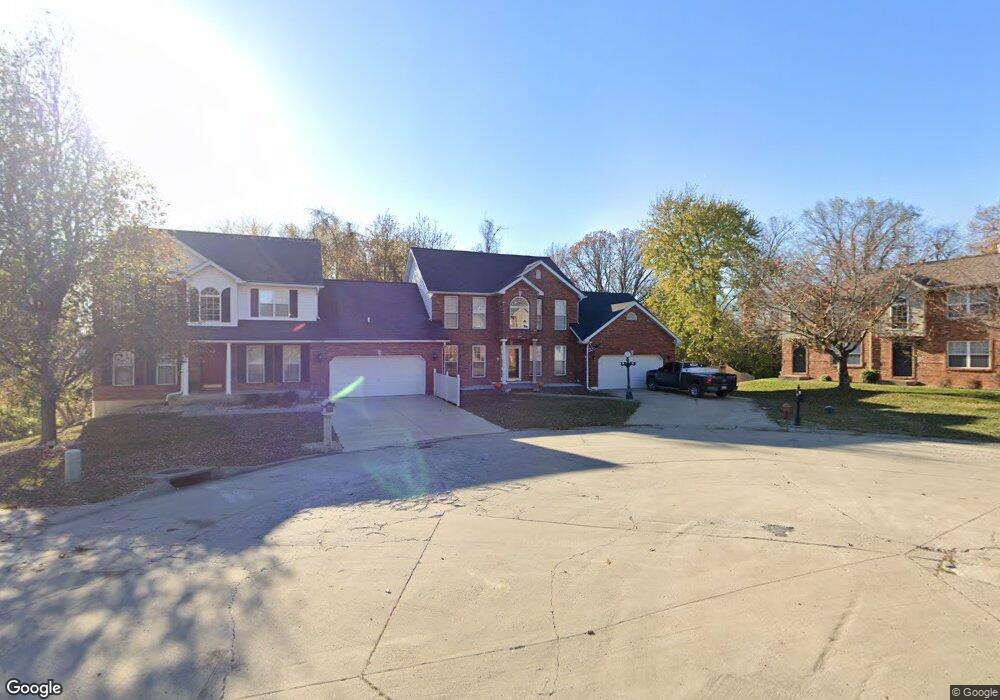 825 Woods Edge Dr, Maryville, IL 62062 - photo 1