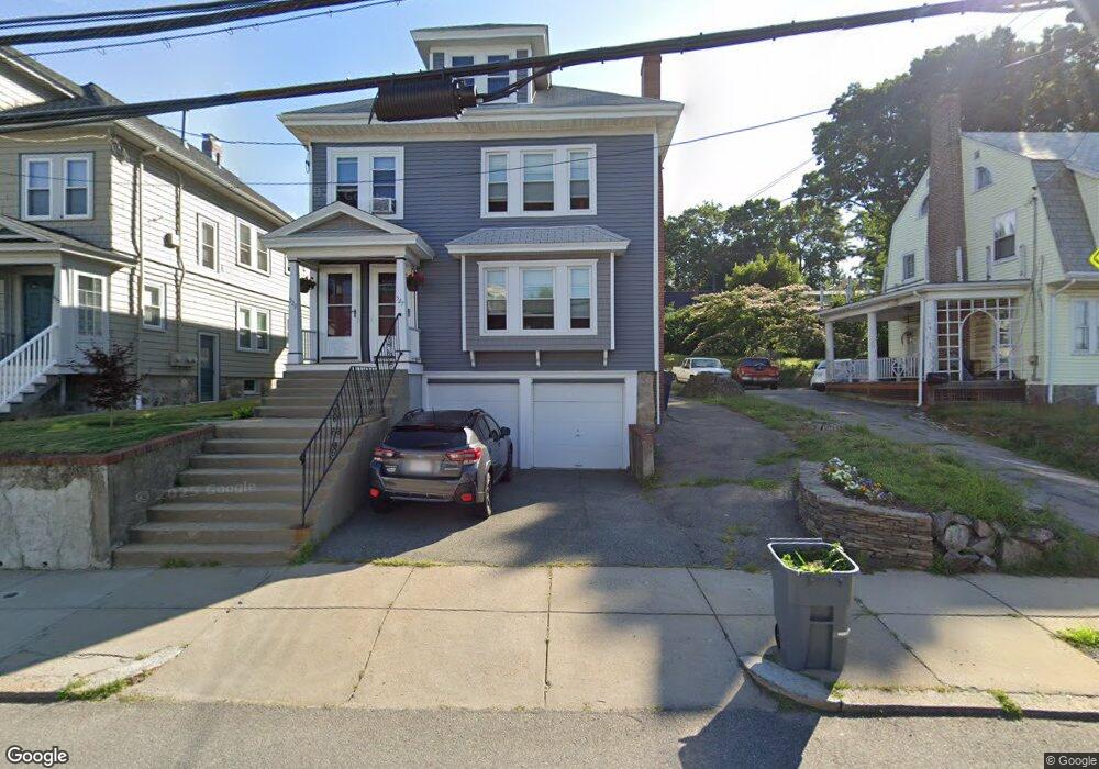 529 Lagrange St, West Roxbury, MA 02132 - photo 1