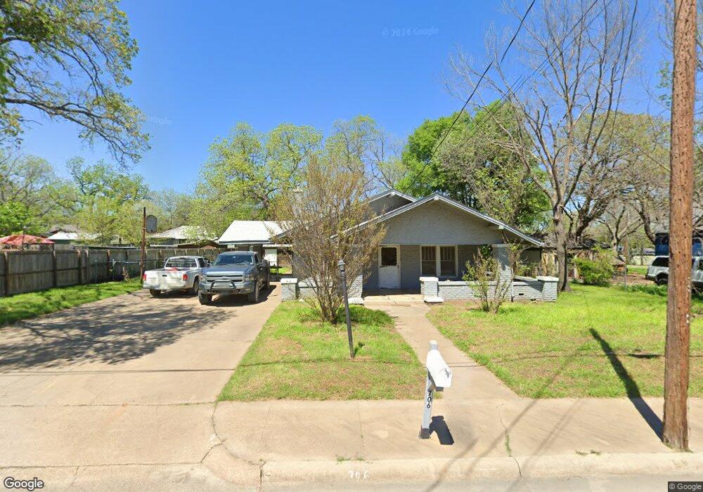 706 W Spring St, Weatherford, TX 76086 - photo 1