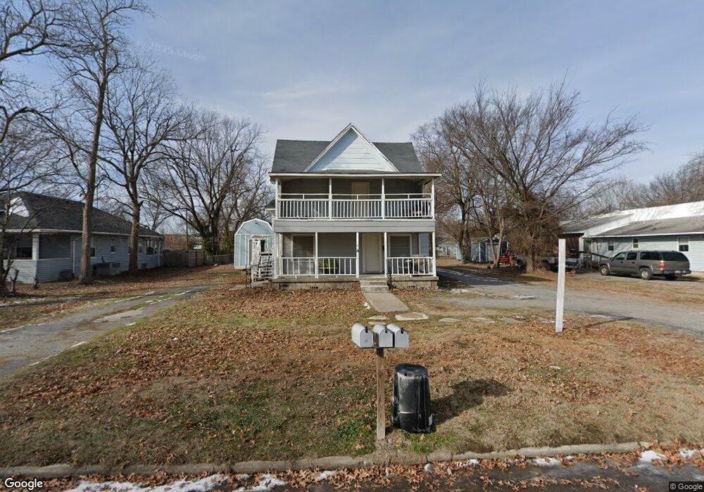 108 N Hogan St unit A, B, C, Pryor, OK 74361 - photo 1