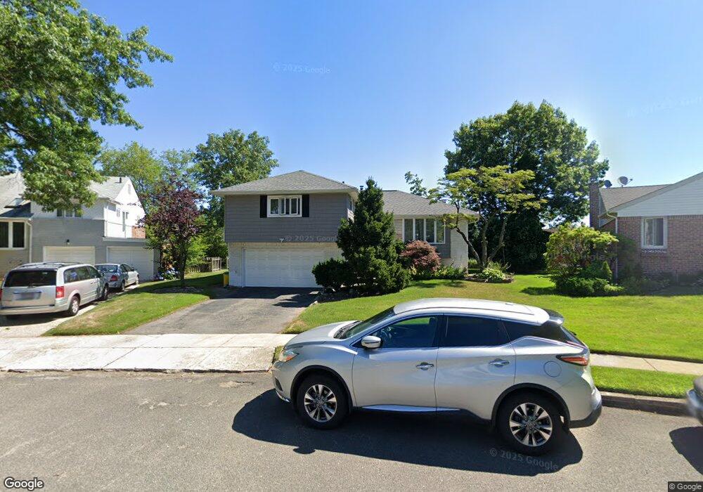 1108 Marc Dr, Valley Stream, NY 11581 - photo 1