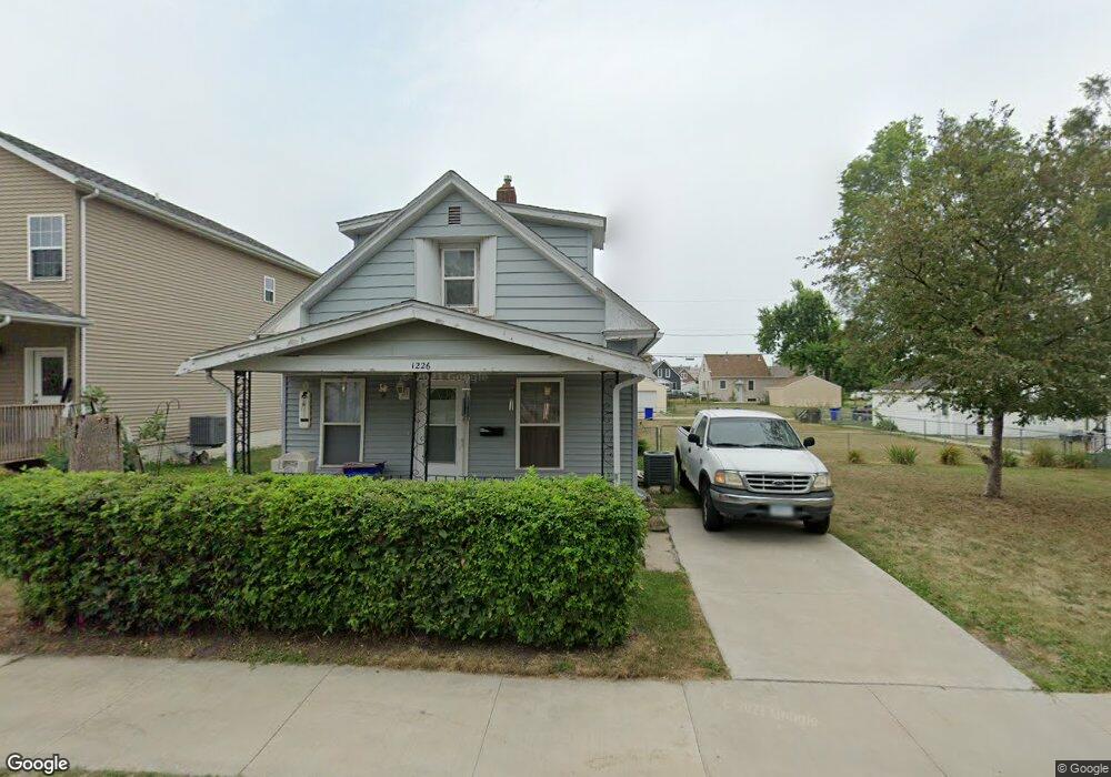 1226 M St SW, Cedar Rapids, IA 52404 - photo 1