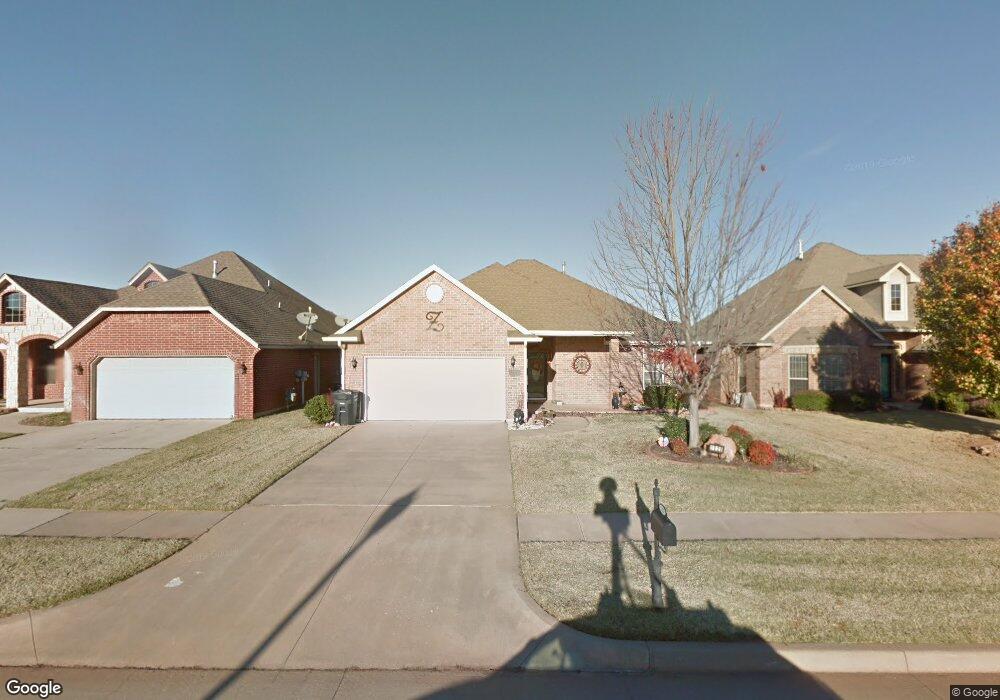 1020 Renita Way, Moore, OK 73160 - photo 1