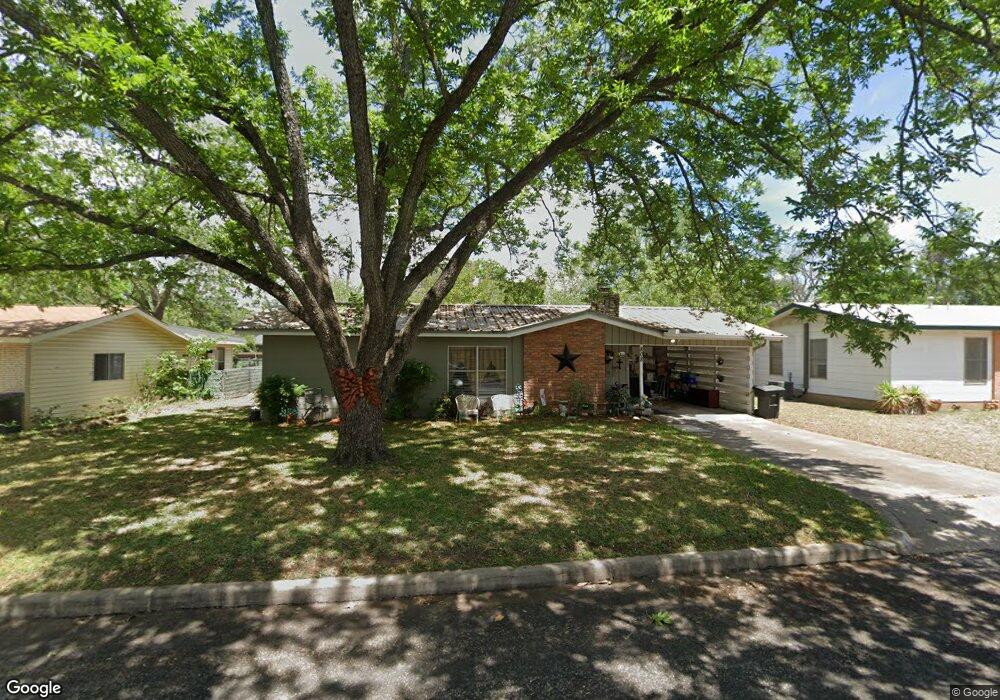 808 N Edison St, Fredericksburg, TX 78624 - photo 1