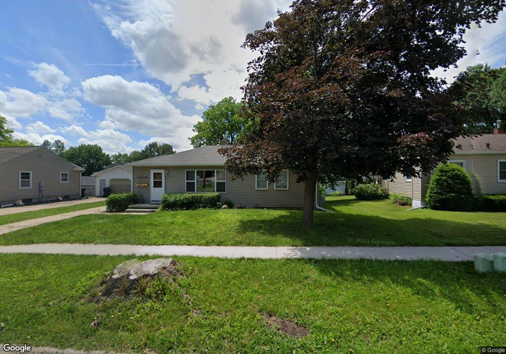 1104 W 18th St, Cedar Falls, IA 50613 - photo 1