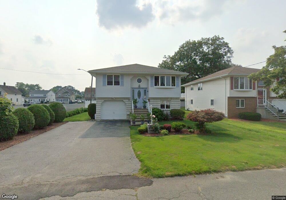 23 Yale St, Ludlow, MA 01056 - photo 1