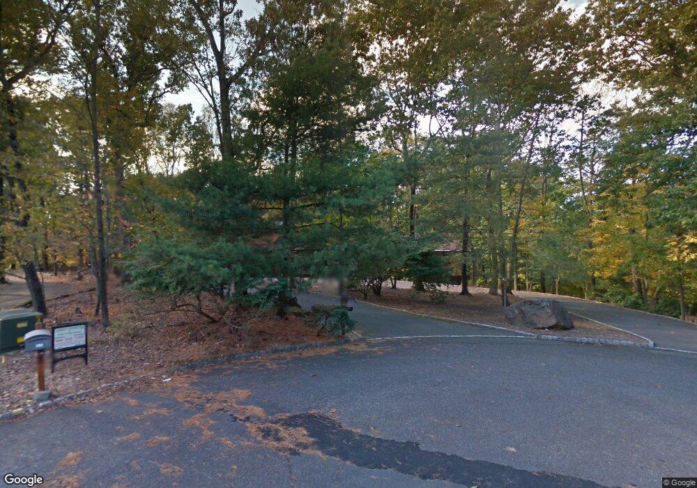 52 Canterbury Ln, Watchung, NJ 07069 - photo 1