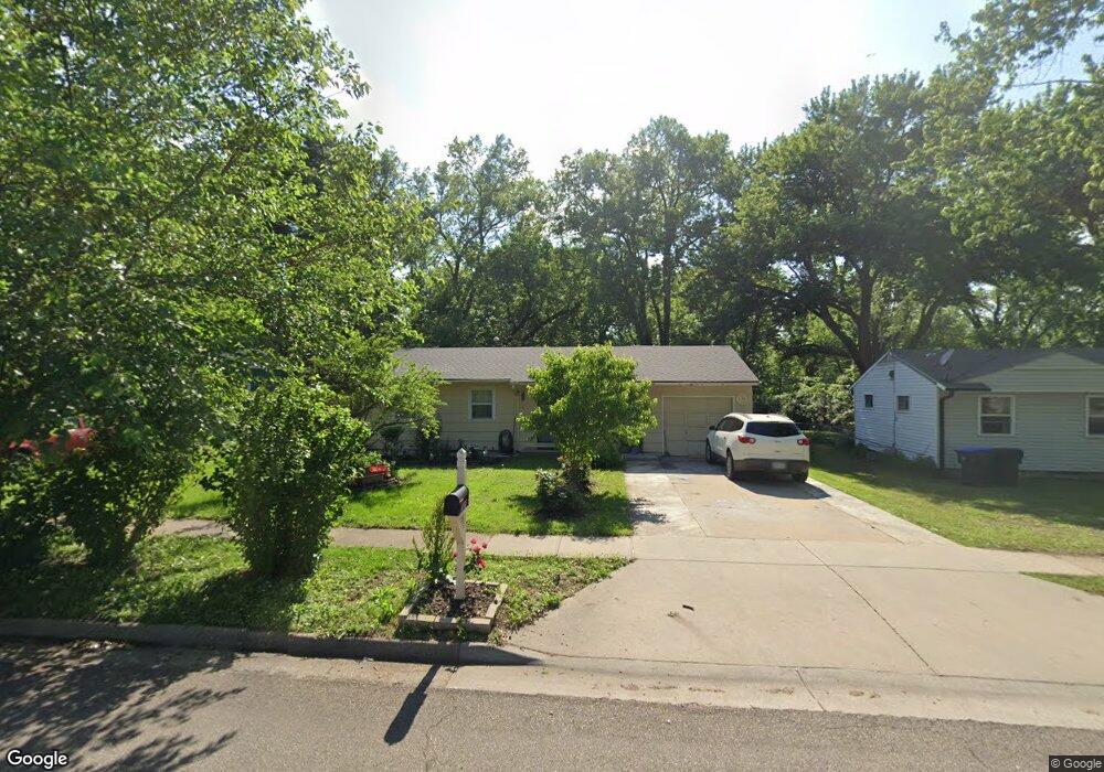 3825 S Humboldt St, Topeka, KS 66609 - photo 1