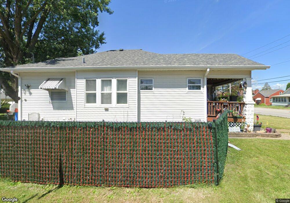 2101 W Locust St, Davenport, IA 52804 - photo 1