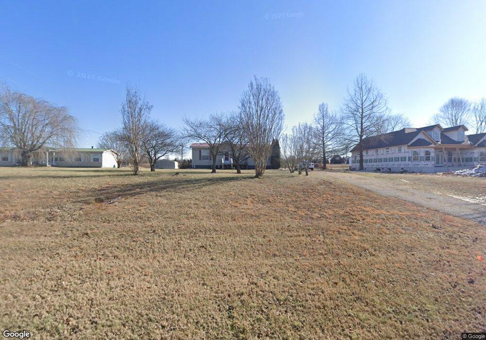 142 Maple Grove Rd, Lafayette, TN 37083 - photo 1