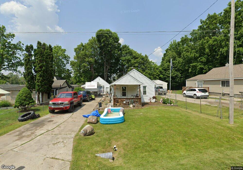 1520 Eberly Rd, Flint, MI 48532 - photo 1