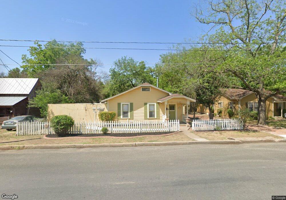 211 W Travis St, Fredericksburg, TX 78624 - photo 1