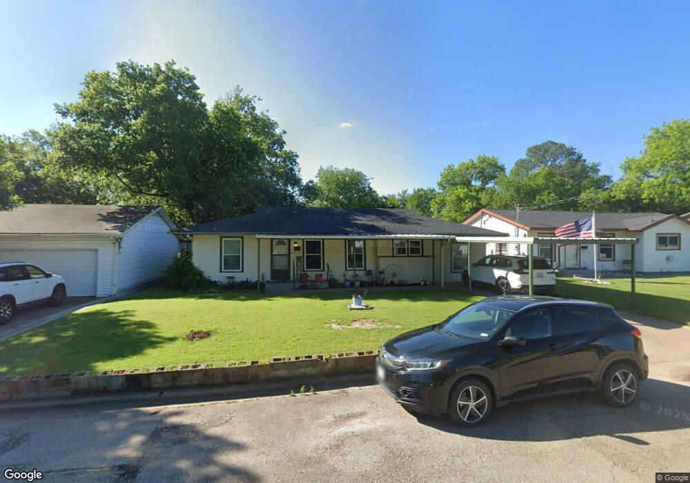 1007 W Lone Star Ave, Cleburne, TX 76033 - photo 1