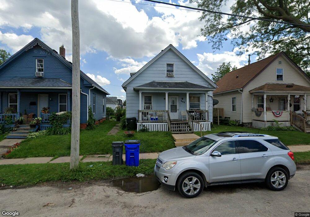 909 10th Ave SW, Cedar Rapids, IA 52404 - photo 1