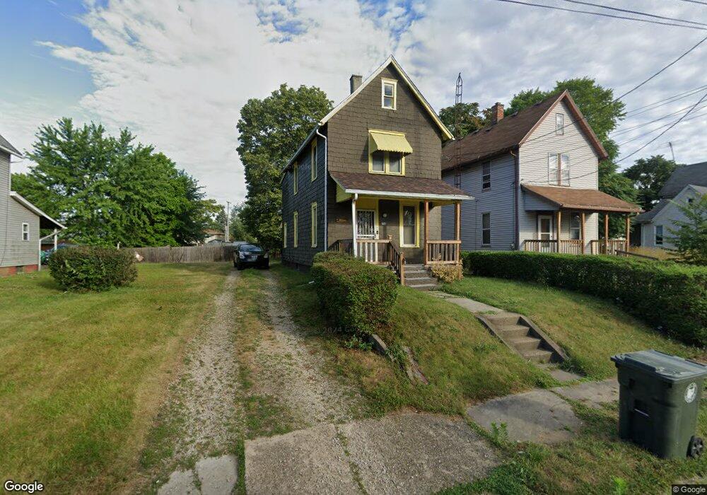 731 Young Ave NE, Canton, OH 44704 - photo 1