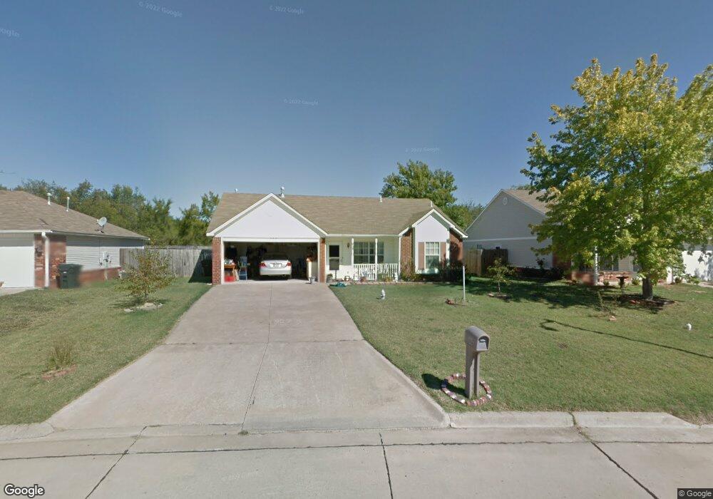 560 Buckingham Dr, Claremore, OK 74017 - photo 1