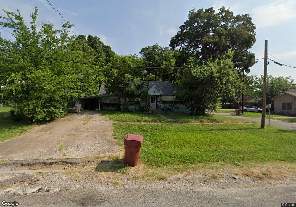 201 Cherry St, Bonham, TX 75418 - photo 1