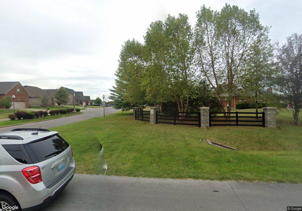 8903 Thixton Ln, Louisville, KY 40229 - photo 1