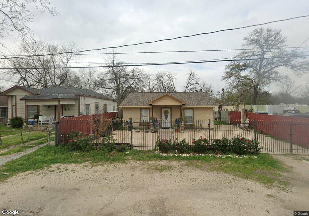 946 Glen Ave, Houston, TX 77088 - photo 1