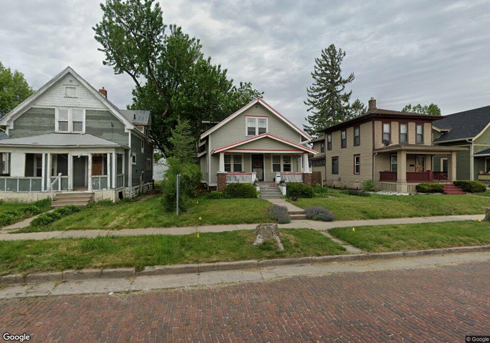 812 14th St SE, Cedar Rapids, IA 52403 - photo 1