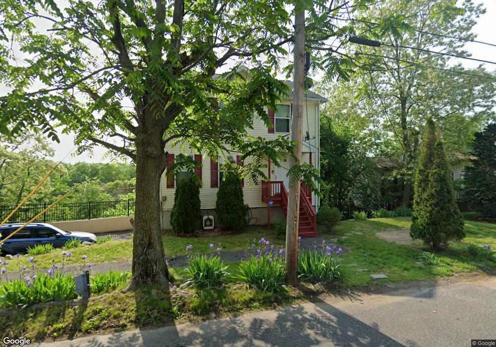 300 Hillcrest Rd, Bridgeport, CT 06606 - photo 1