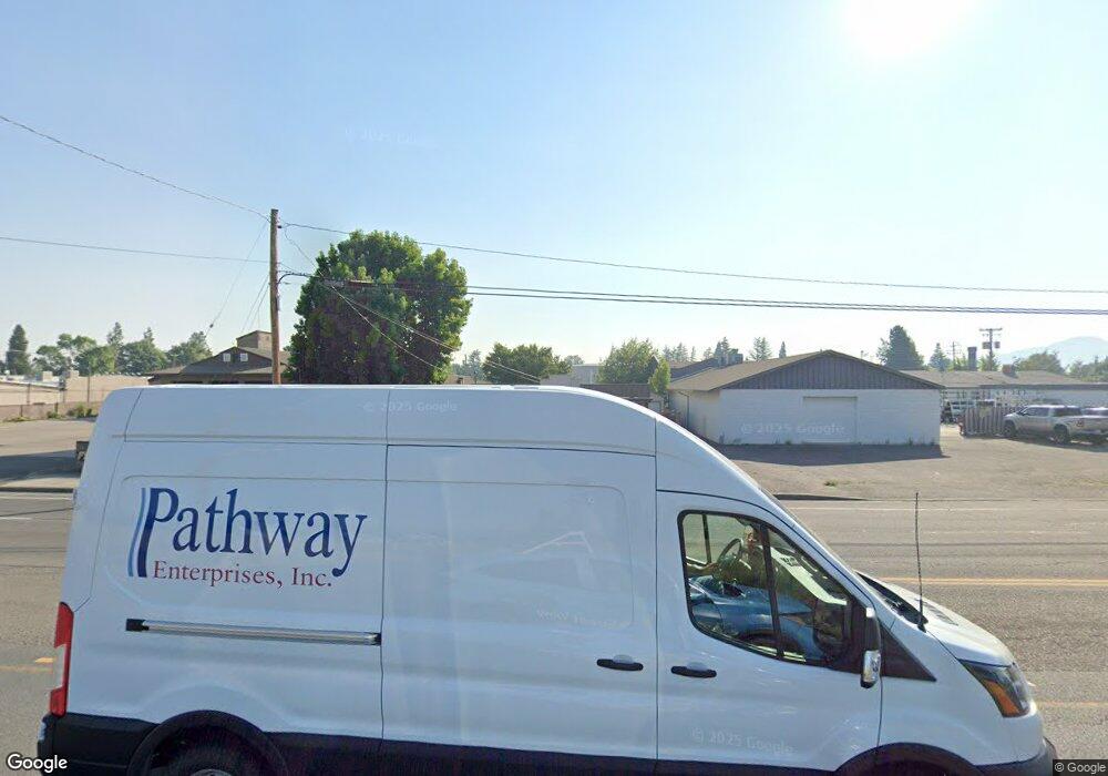 620 S Front St, Central Point, OR 97502 - photo 1