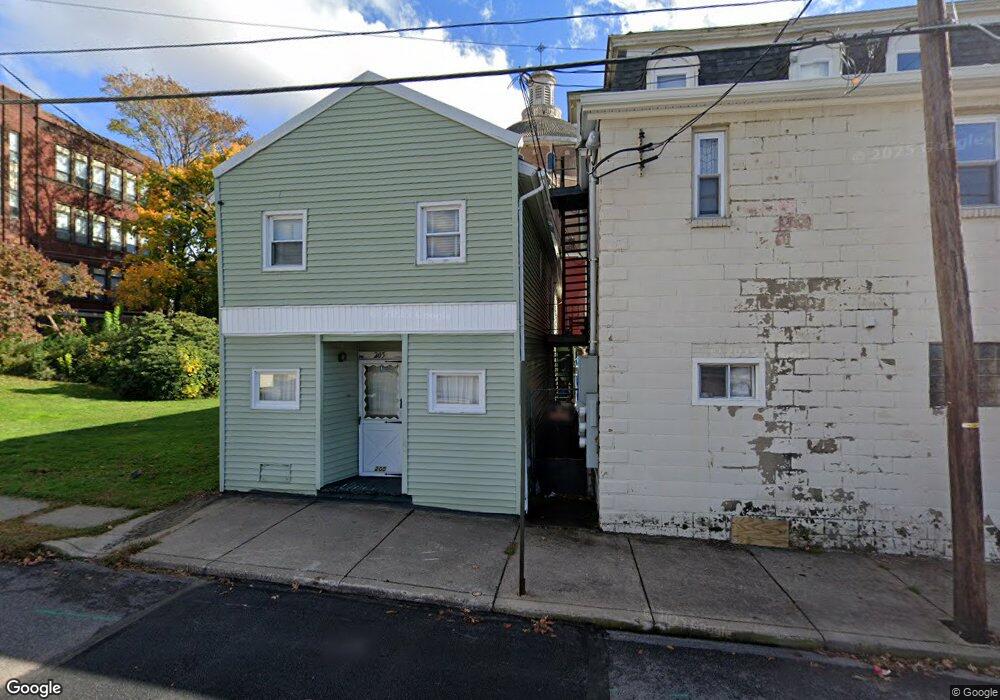 205 Susquehanna Ave, Olyphant, PA 18447 - photo 1