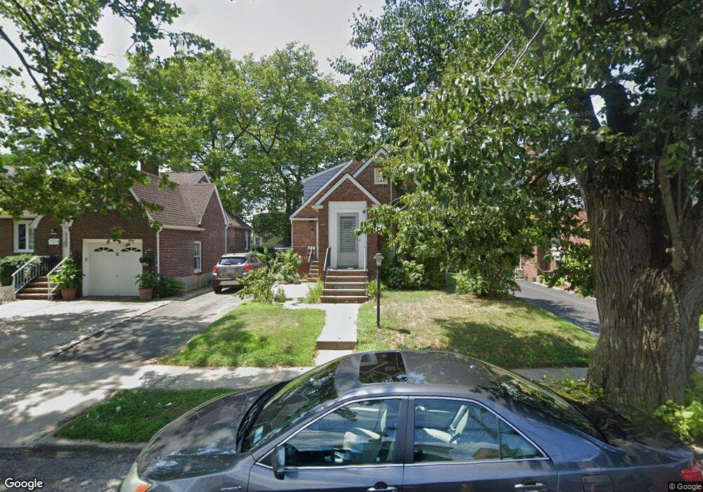 33 Cottonwood Rd, Port Washington, NY 11050 - photo 1