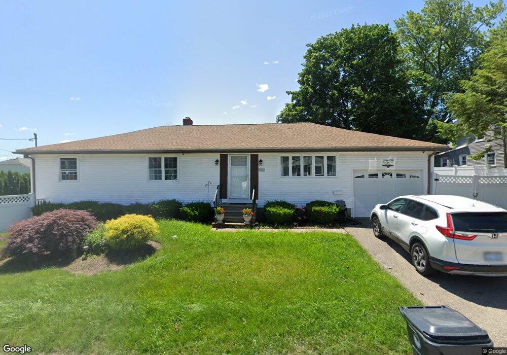 30 Urban Ave, Pawtucket, RI 02860 - photo 1