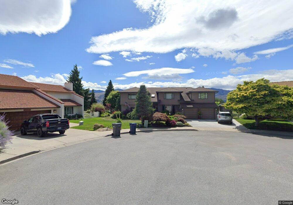 1022 N Fairview Place, East Wenatchee, WA 98802 - photo 1