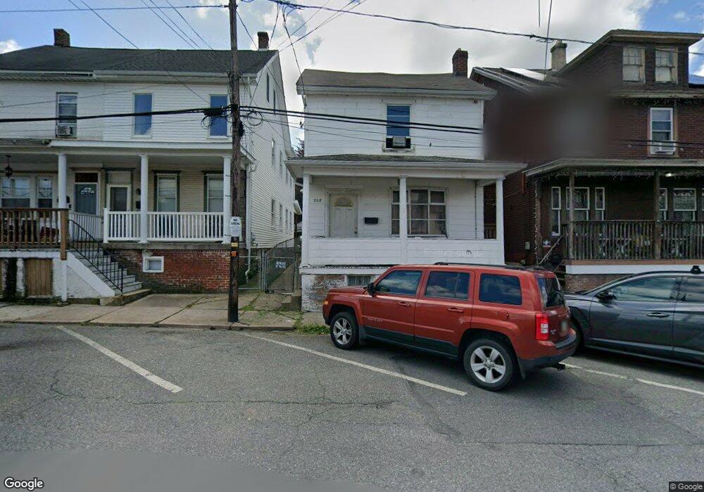 208 W Bertsch St, Lansford, PA 18232 - photo 1