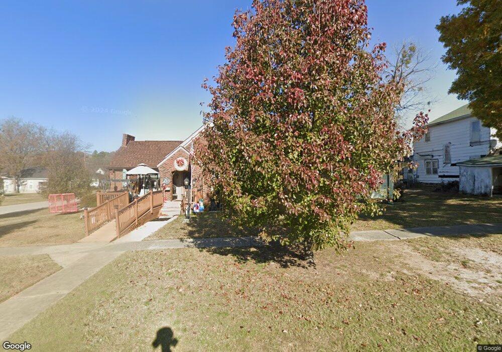 512 W Division St, Henryetta, OK 74437 - photo 1