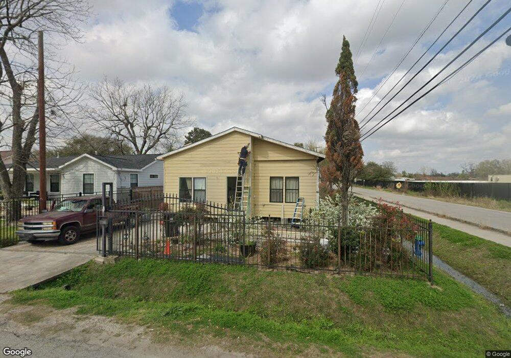 233 Burress St, Houston, TX 77022 - photo 1