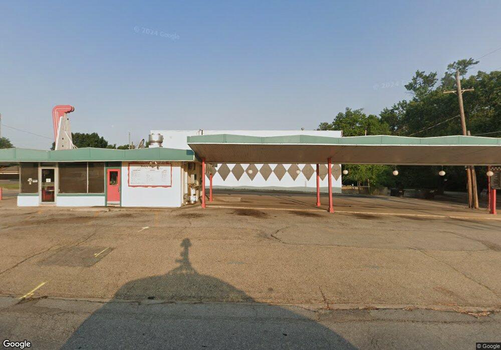 2306 SW 10th Ave, Topeka, KS 66604 - photo 1