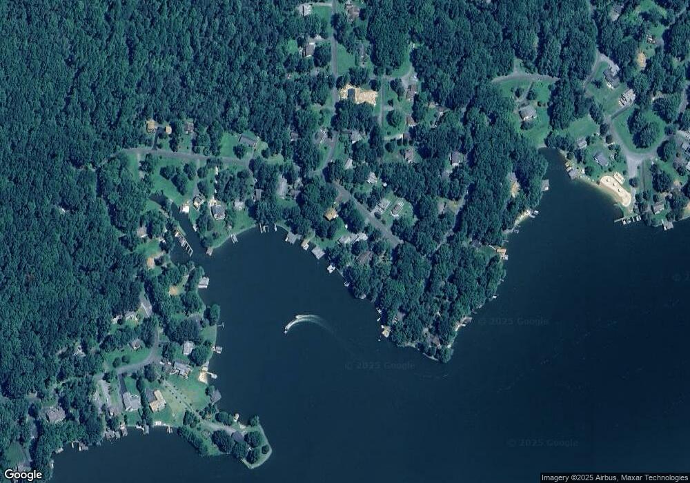 1329 N Lakeshore Dr, Louisa, VA 23093 - photo 1