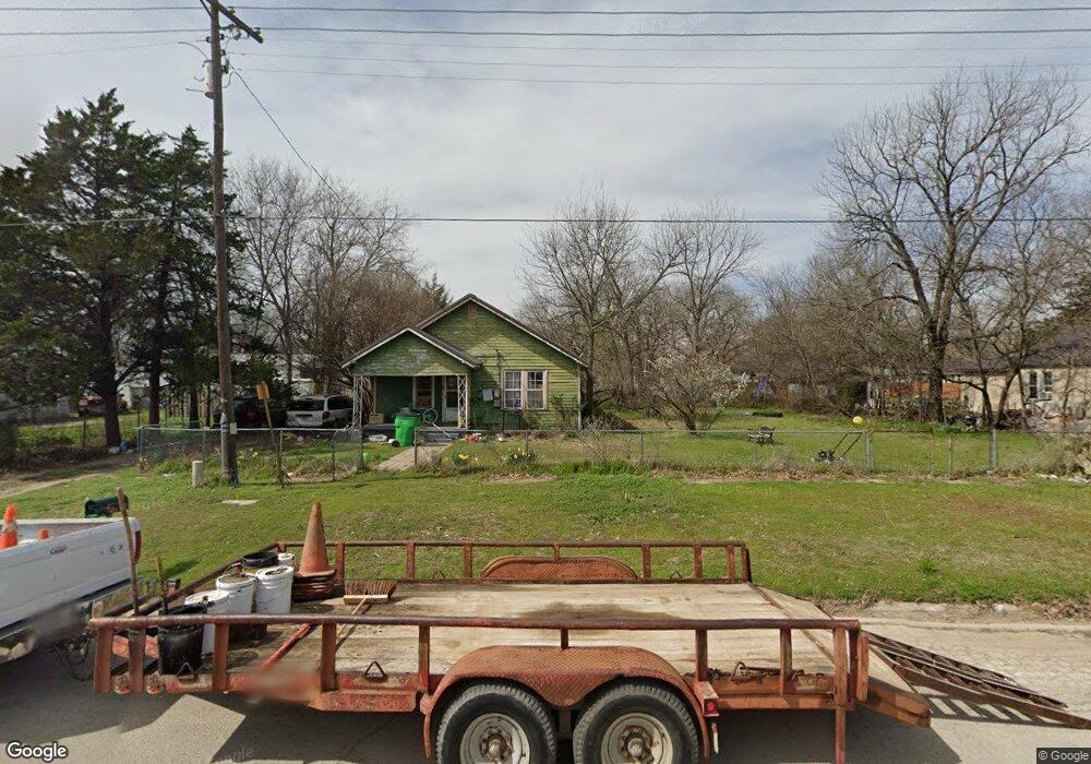 1803 N Weaver St, Gainesville, TX 76240 - photo 1