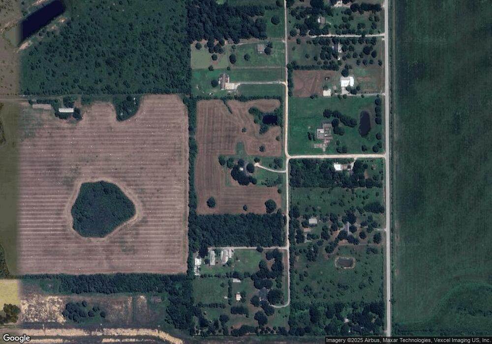 19511 Pine Tree Ln, Waller, TX 77484 - photo 1