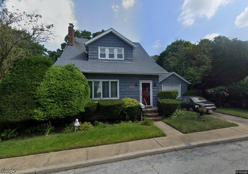 673 Koelbel Ct, Baldwin, NY 11510 - photo 1