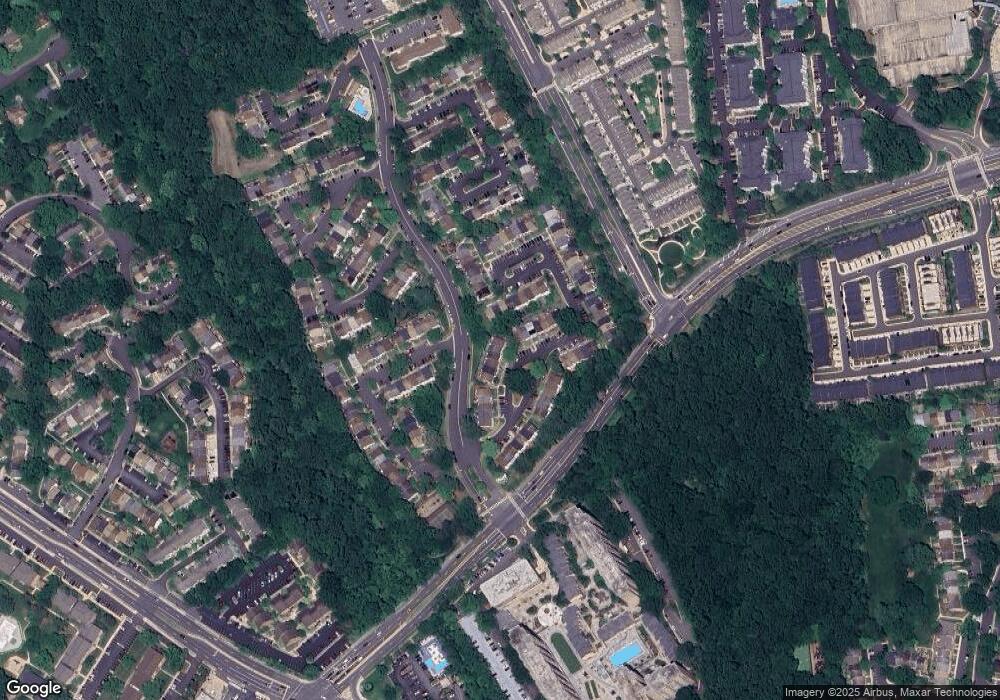 3076 White Birch Ct, Fairfax, VA 22031 - photo 1