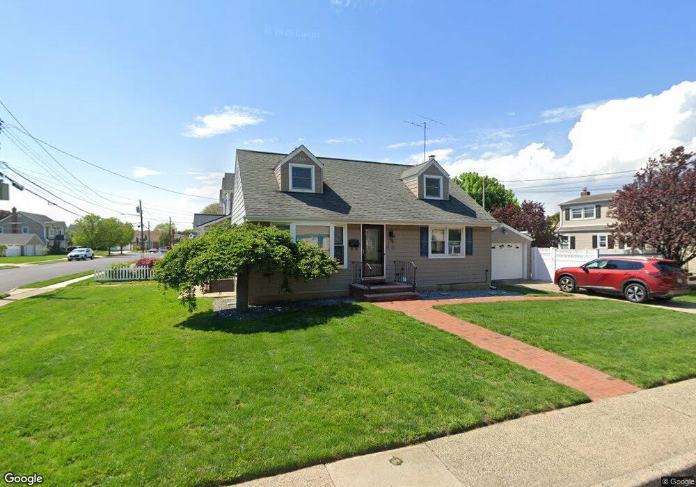 277 Courthouse Rd, Franklin Square, NY 11010 - photo 1