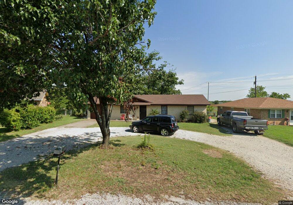 923 N 8th St, Sanger, TX 76266 - photo 1