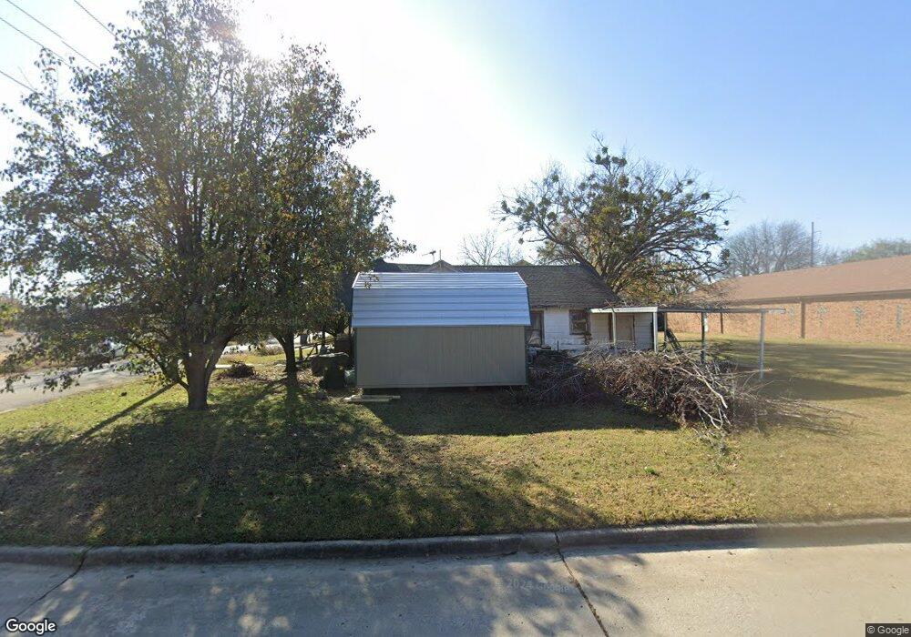 209 E Merrick St, Henryetta, OK 74437 - photo 1