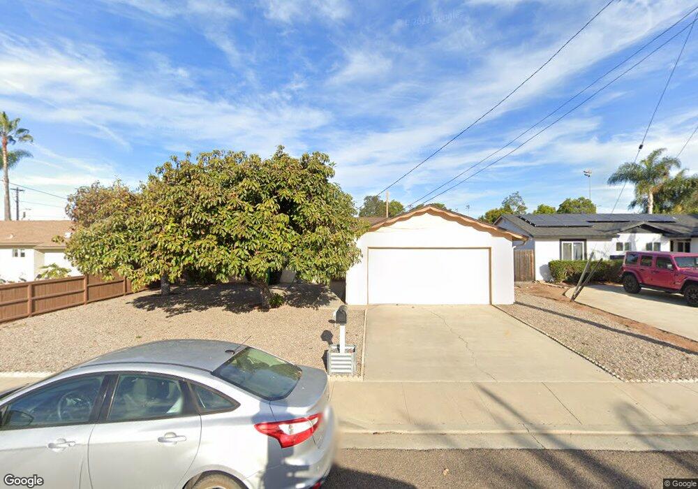 820 Avocado Ln, Carlsbad, CA 92008 - photo 1