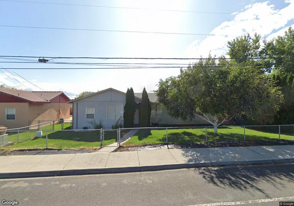 216 W Moxee Ave, Moxee, WA 98936 - photo 1