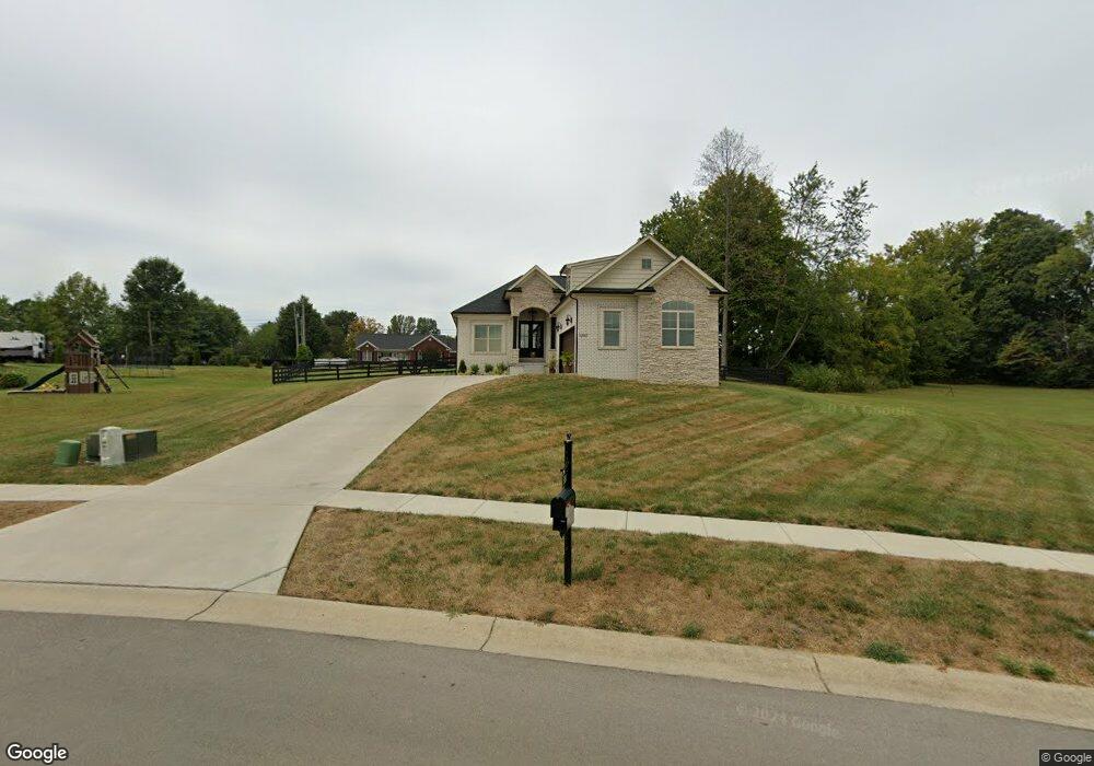 556 Sunray Dr, Shepherdsville, KY 40165 - photo 1